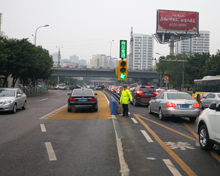 重庆启用首条主干道“共享转换车道”