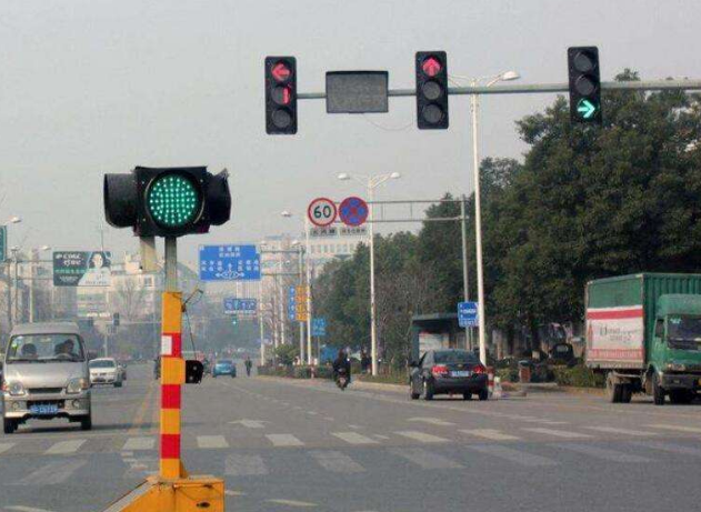 天津滨海新区部分交通信号灯进入智能时代