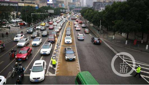 重庆首条主干道“共享转换车道”启用