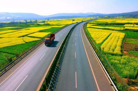 云南：ETC+无感支付 科技让高速公路更“高速”